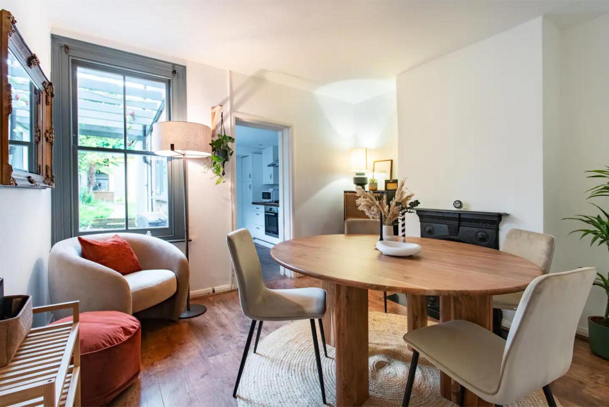 Poet's Corner - Charming Victorian Londra