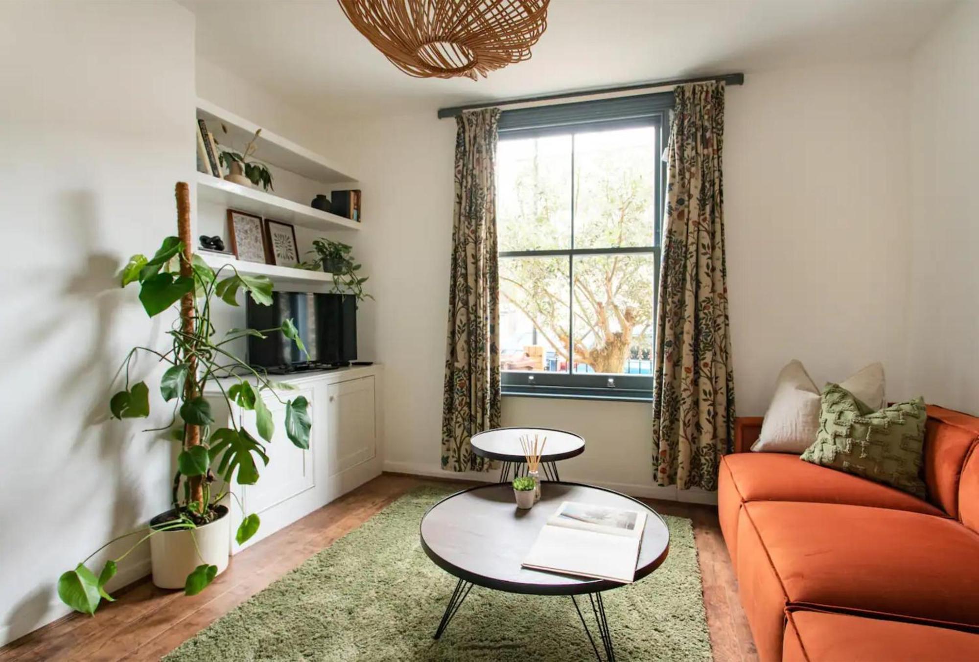 Poet's Corner - Charming Victorian